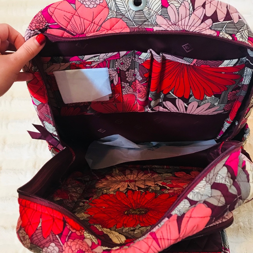 🎉HP 12/8🎉 NWT Vera Bradley backpack - Picture 4 of 4